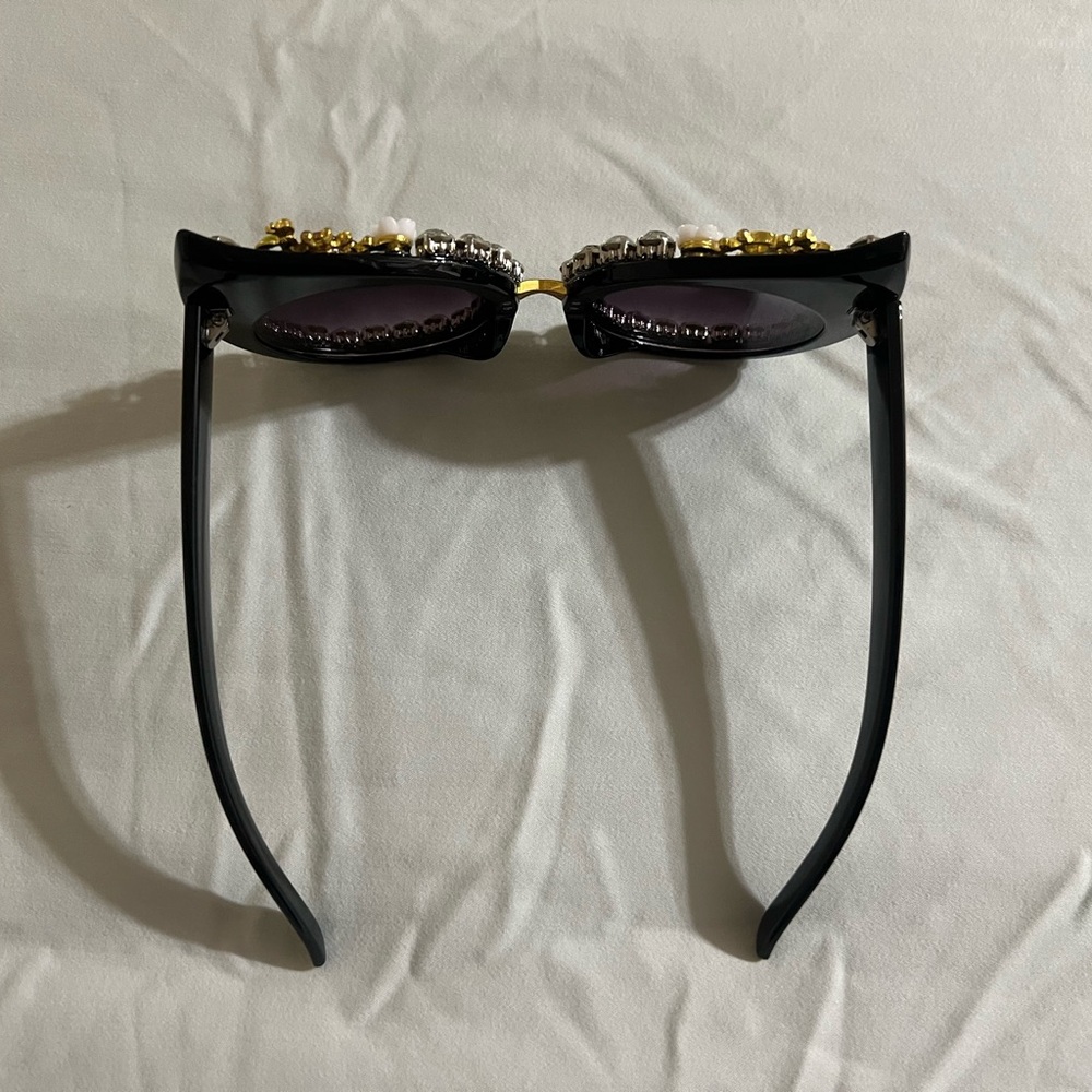 Sunglasses I Women’s I Sunglasses I Multicolor-Black l Floral Embellished - Picture 4 of 4